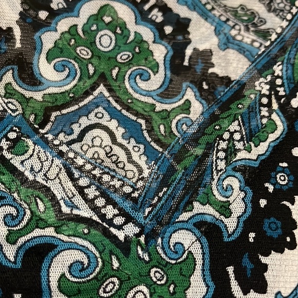 Patterned top - Picture 6 of 7